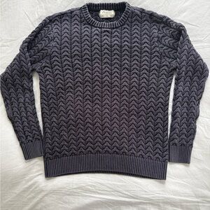 Classic Crewneck Cable Knit Sweater - Charcoal